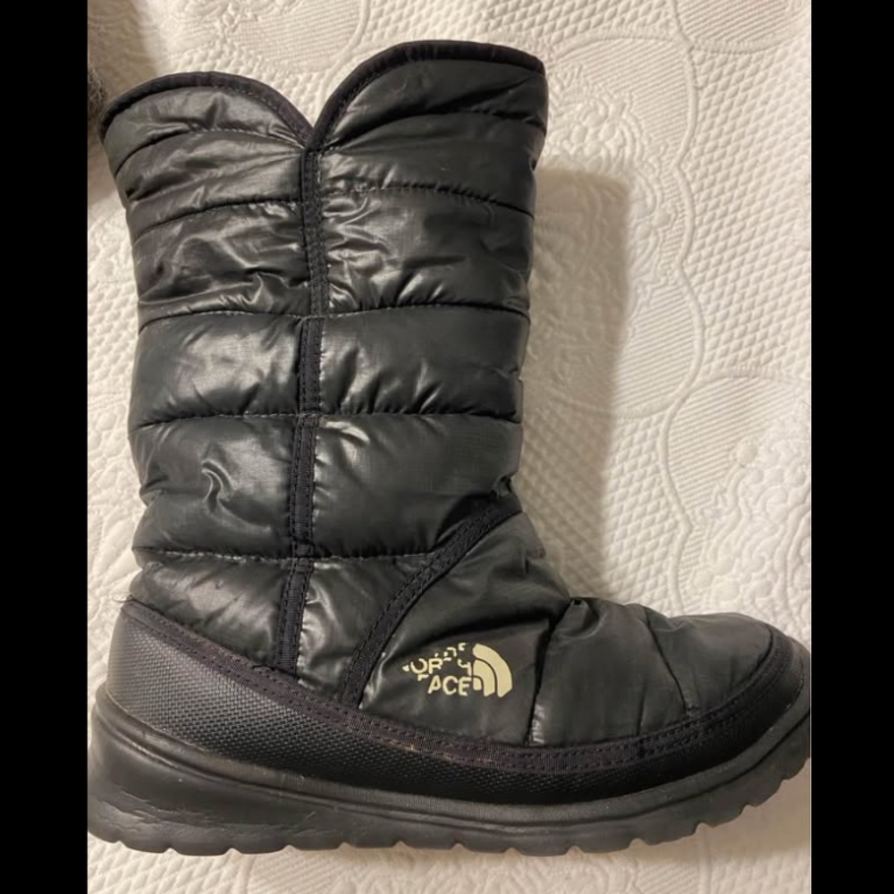 The North Face Amor 2 Women's Quilted Black Winter Boots - Picture 4 of 7